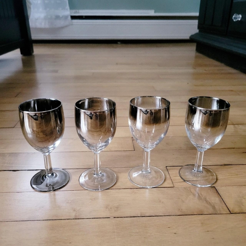 Vintage 1970s Dorothy Thorpe Set of 4 Black Retro Ombre Tiny Wine Glasses